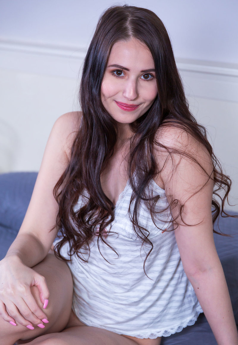 Инна, 20 лет, 2 размер груди